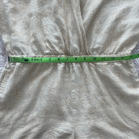 Cloth & stone cream snake print romper small - Picture 10 of 11